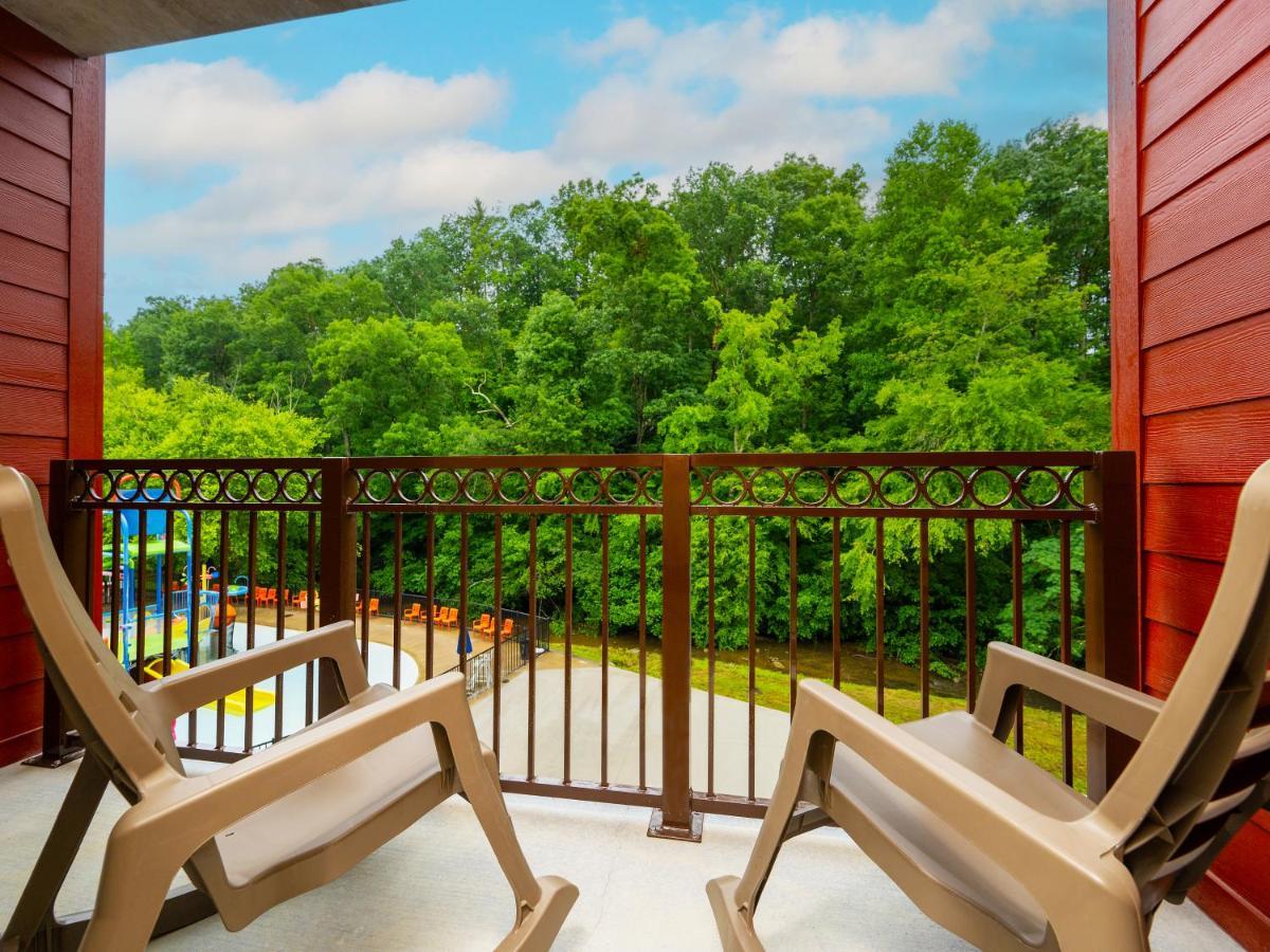 Country Cascades Waterpark Resort Пиджен-Фордж Экстерьер фото